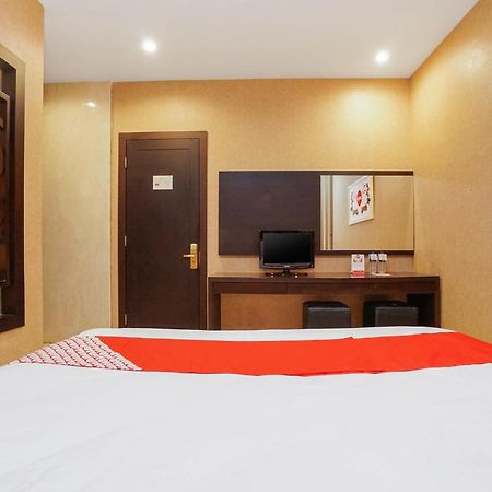 Istana Permata Ngagel Hotel Surabaya Ngoại thất bức ảnh