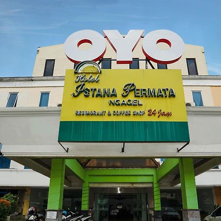 Istana Permata Ngagel Hotel Surabaya Ngoại thất bức ảnh