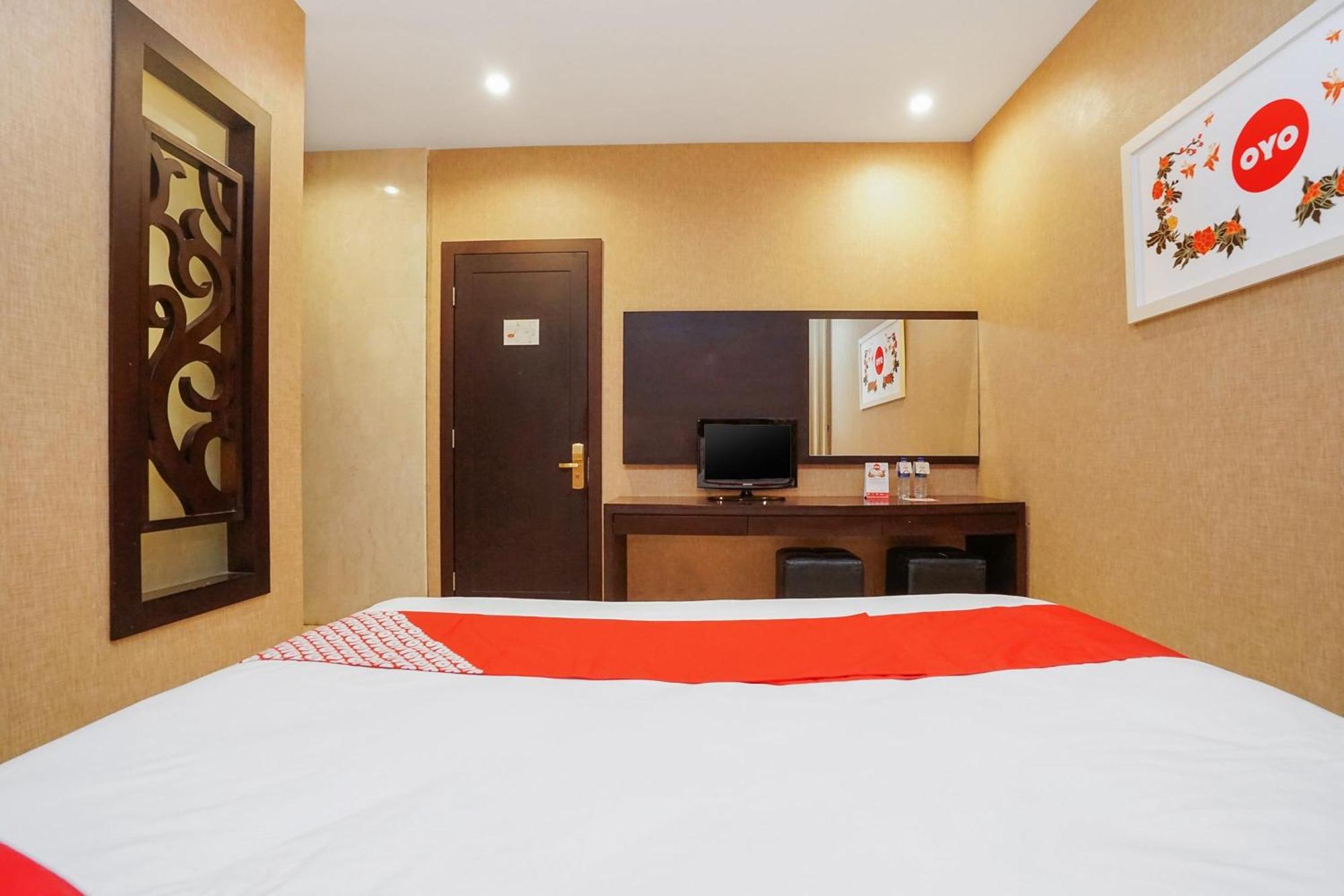 Istana Permata Ngagel Hotel Surabaya Ngoại thất bức ảnh
