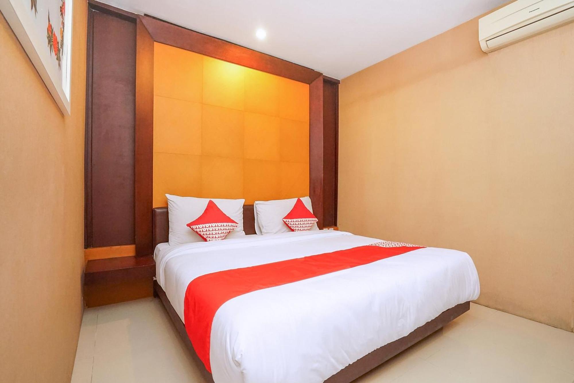 Istana Permata Ngagel Hotel Surabaya Ngoại thất bức ảnh
