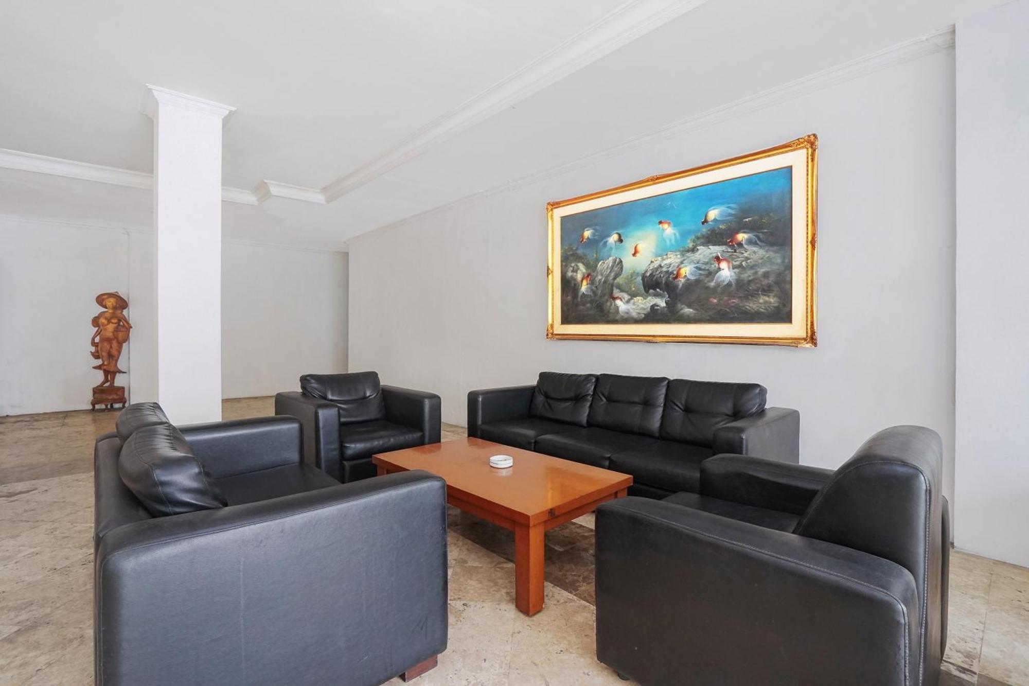 Istana Permata Ngagel Hotel Surabaya Ngoại thất bức ảnh