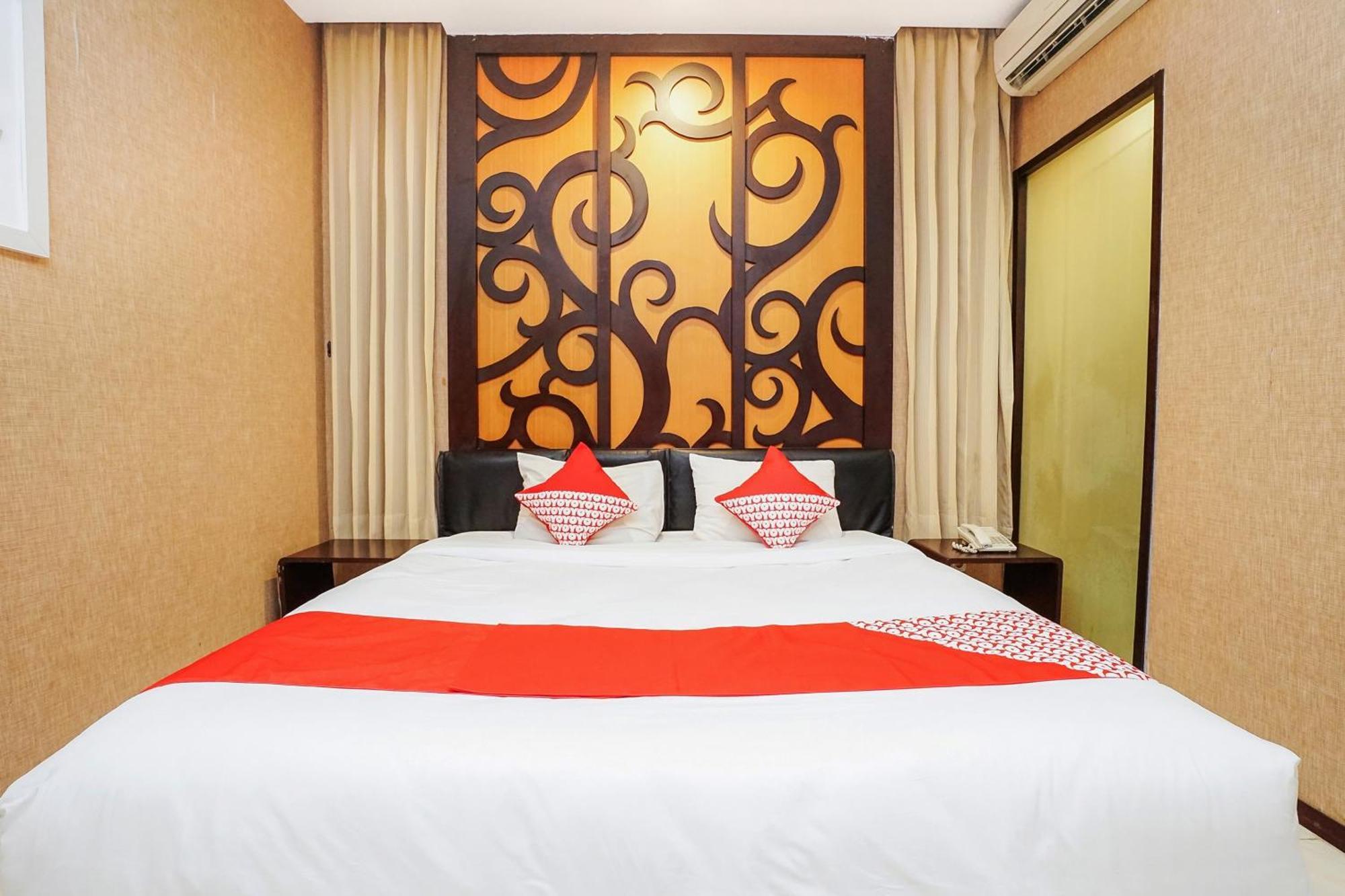 Istana Permata Ngagel Hotel Surabaya Ngoại thất bức ảnh