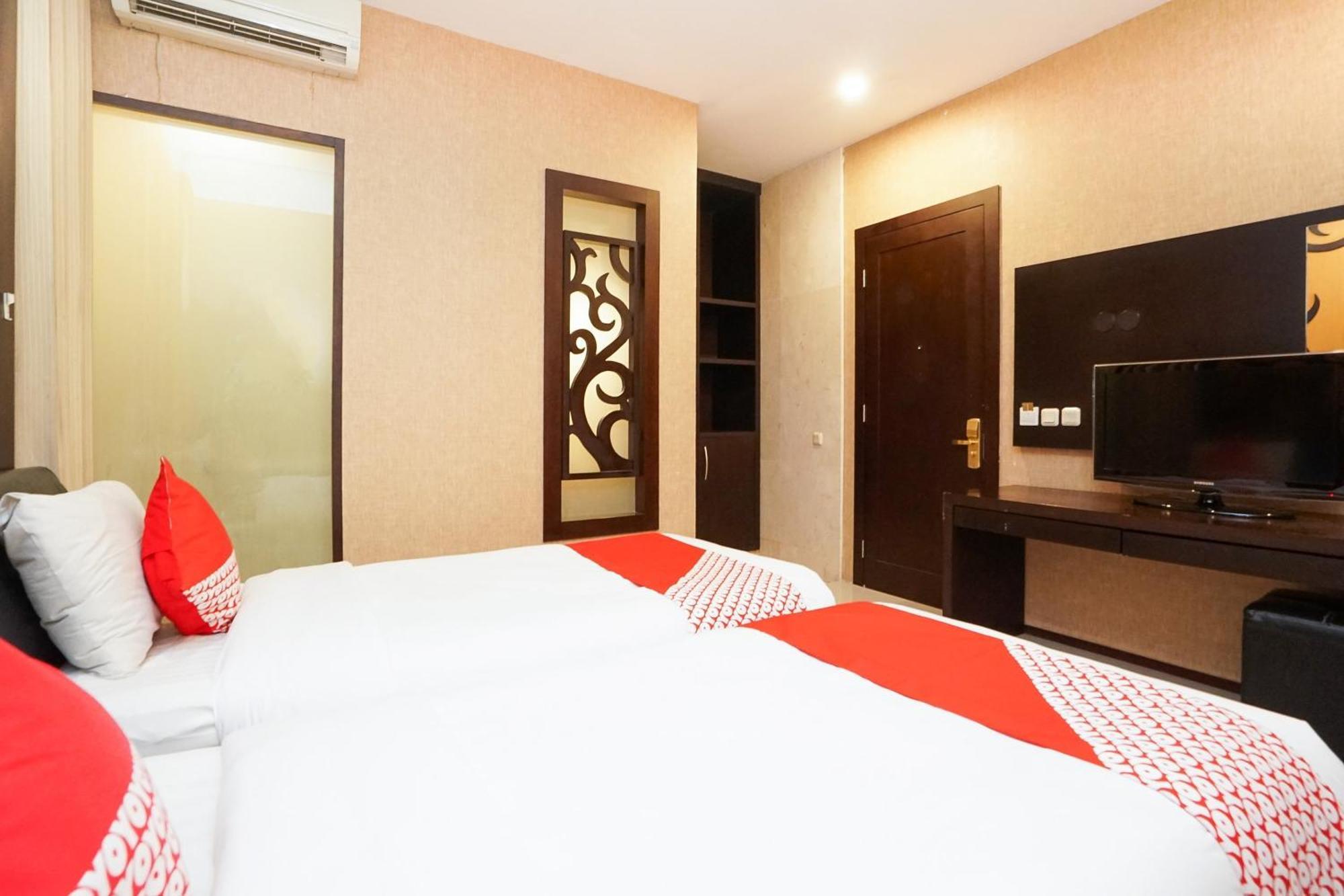 Istana Permata Ngagel Hotel Surabaya Ngoại thất bức ảnh