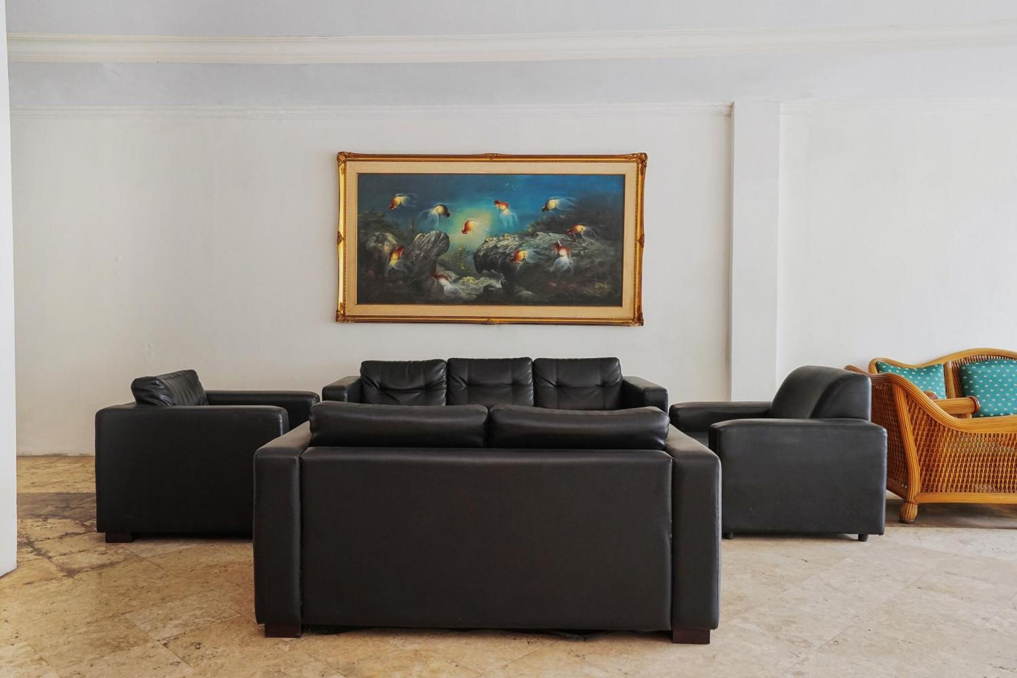 Istana Permata Ngagel Hotel Surabaya Ngoại thất bức ảnh