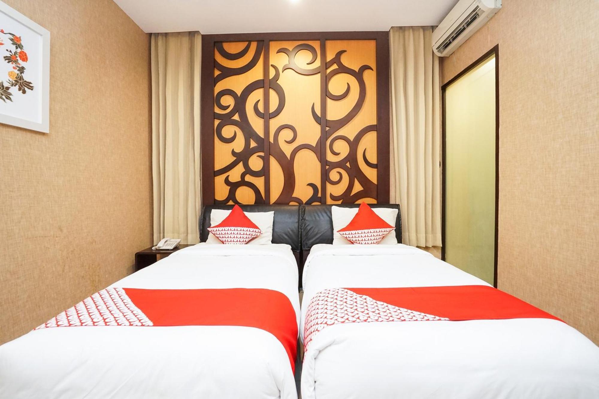 Istana Permata Ngagel Hotel Surabaya Ngoại thất bức ảnh