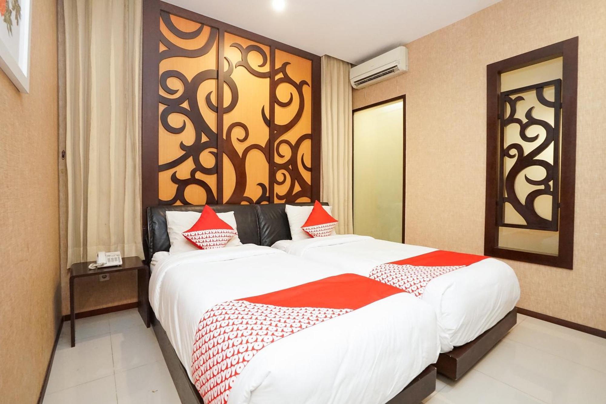 Istana Permata Ngagel Hotel Surabaya Ngoại thất bức ảnh