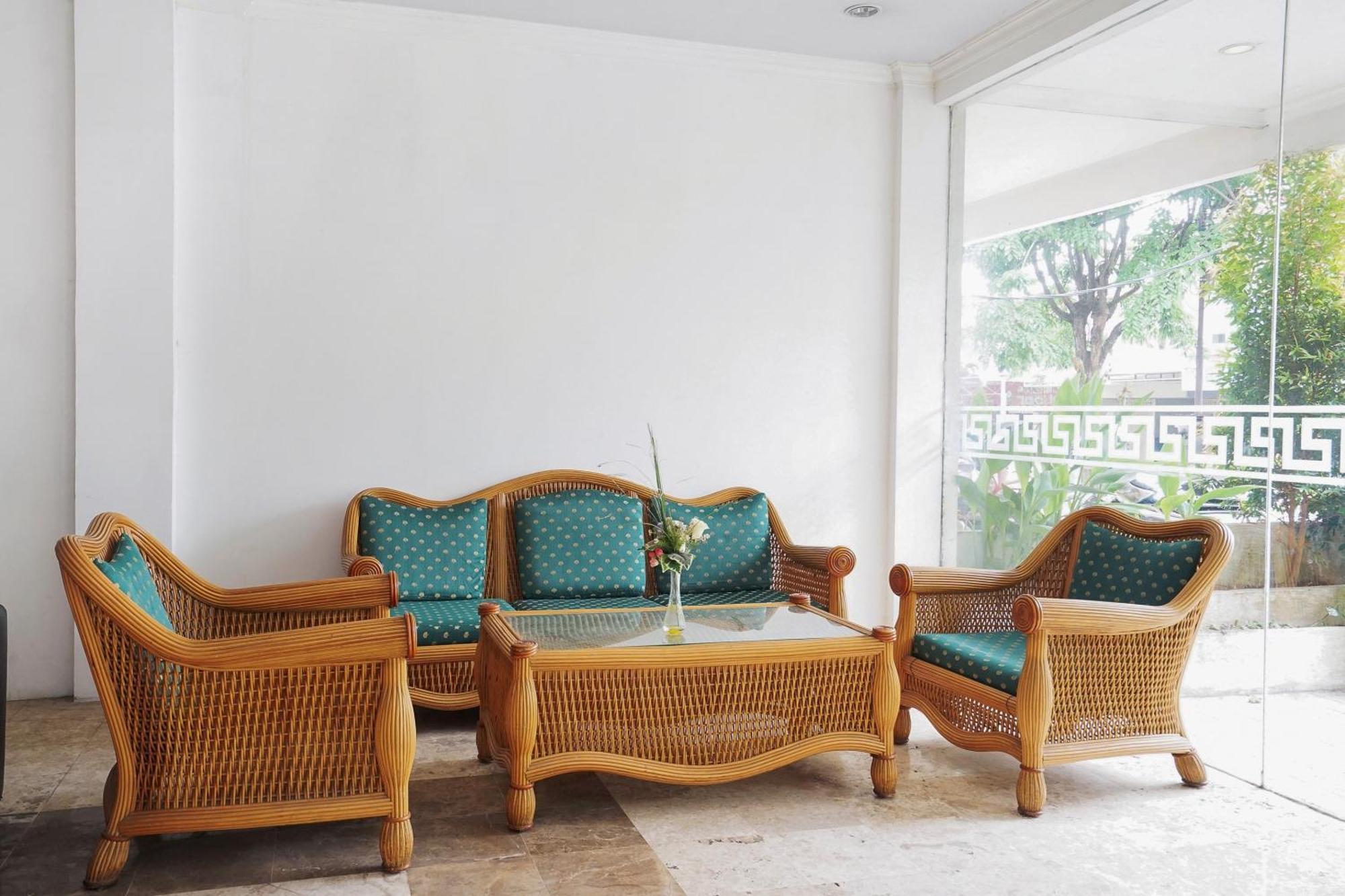 Istana Permata Ngagel Hotel Surabaya Ngoại thất bức ảnh