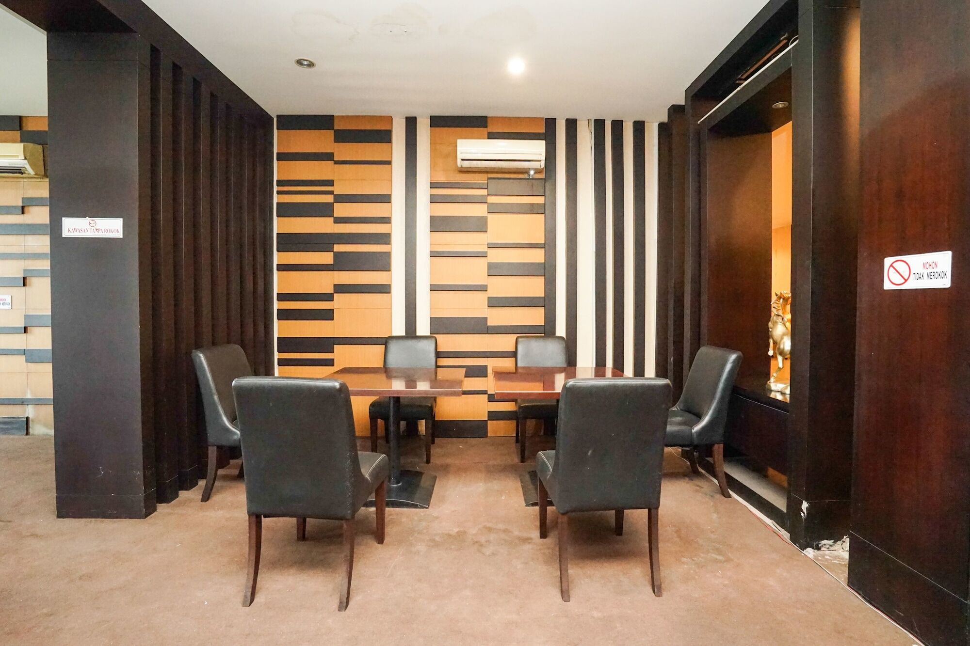 Istana Permata Ngagel Hotel Surabaya Ngoại thất bức ảnh