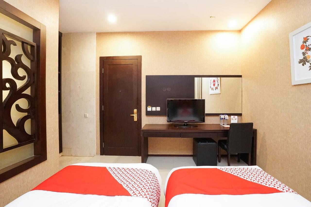 Istana Permata Ngagel Hotel Surabaya Ngoại thất bức ảnh