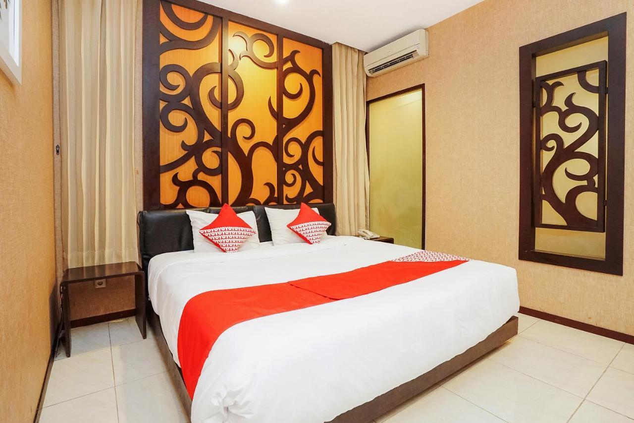 Istana Permata Ngagel Hotel Surabaya Ngoại thất bức ảnh