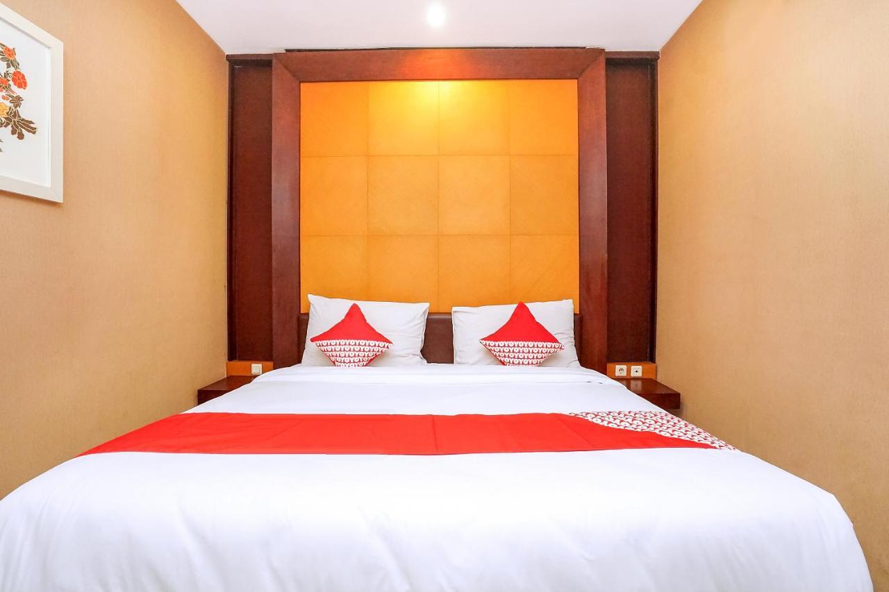 Istana Permata Ngagel Hotel Surabaya Ngoại thất bức ảnh