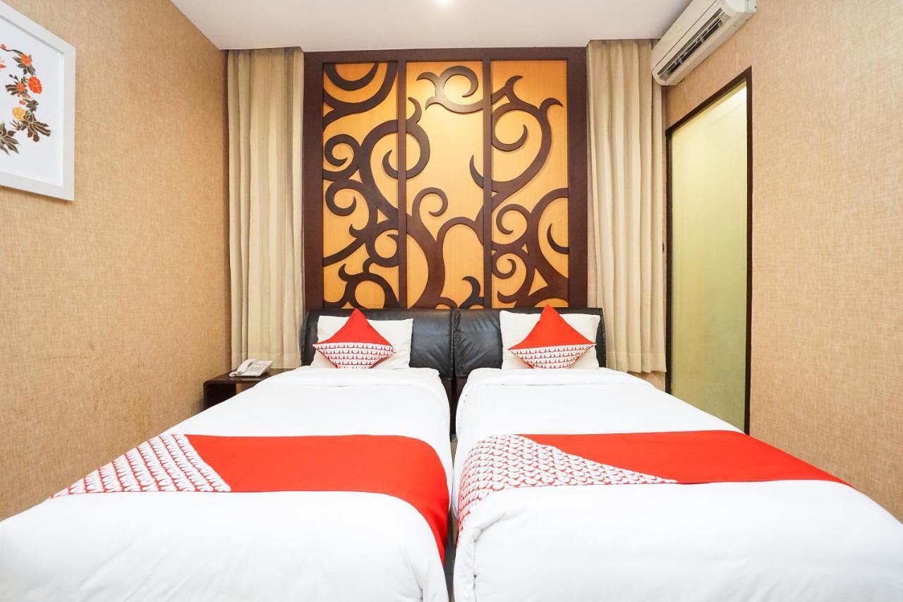 Istana Permata Ngagel Hotel Surabaya Ngoại thất bức ảnh